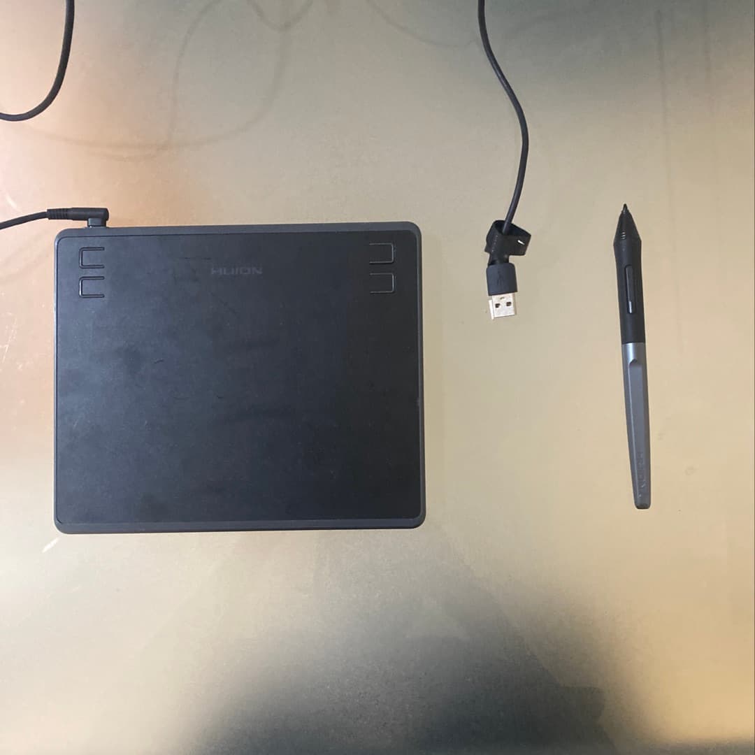 Huion writing pad and pen .