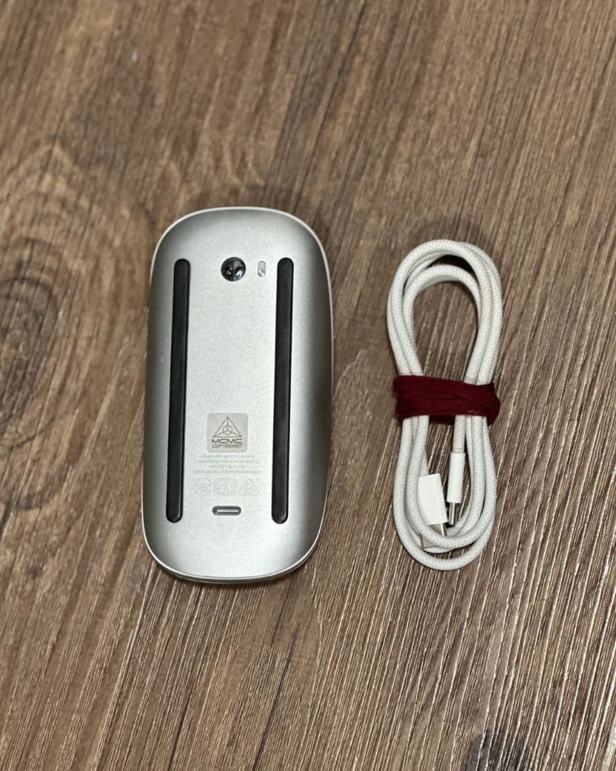 Magic Mouse (USB‑C) - White Multi-Touch Surface - Image 2
