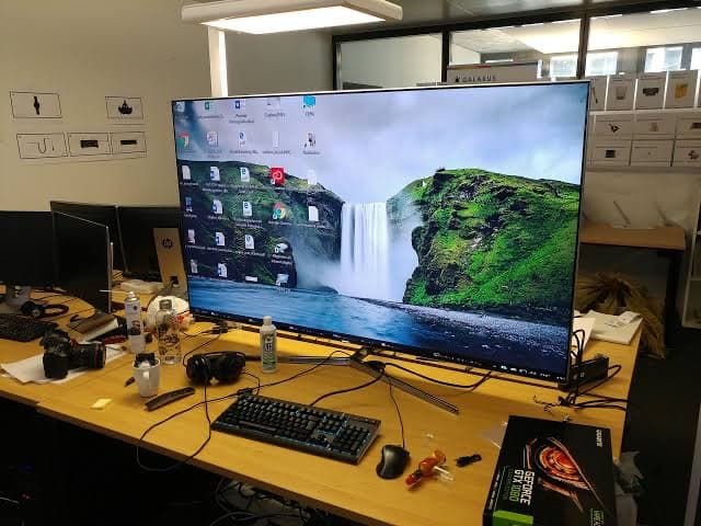 32” Monitor